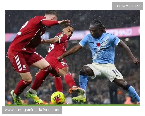 英超曼城角球战术奏效,头球破门得分 英超曼城角球战术奏效,头球破门得分